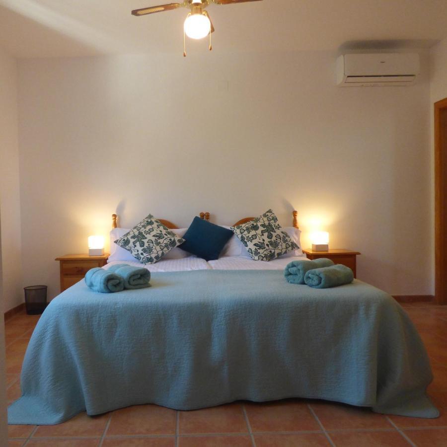 Cortijo Rocas Altas Villa Iznájar Exteriör bild