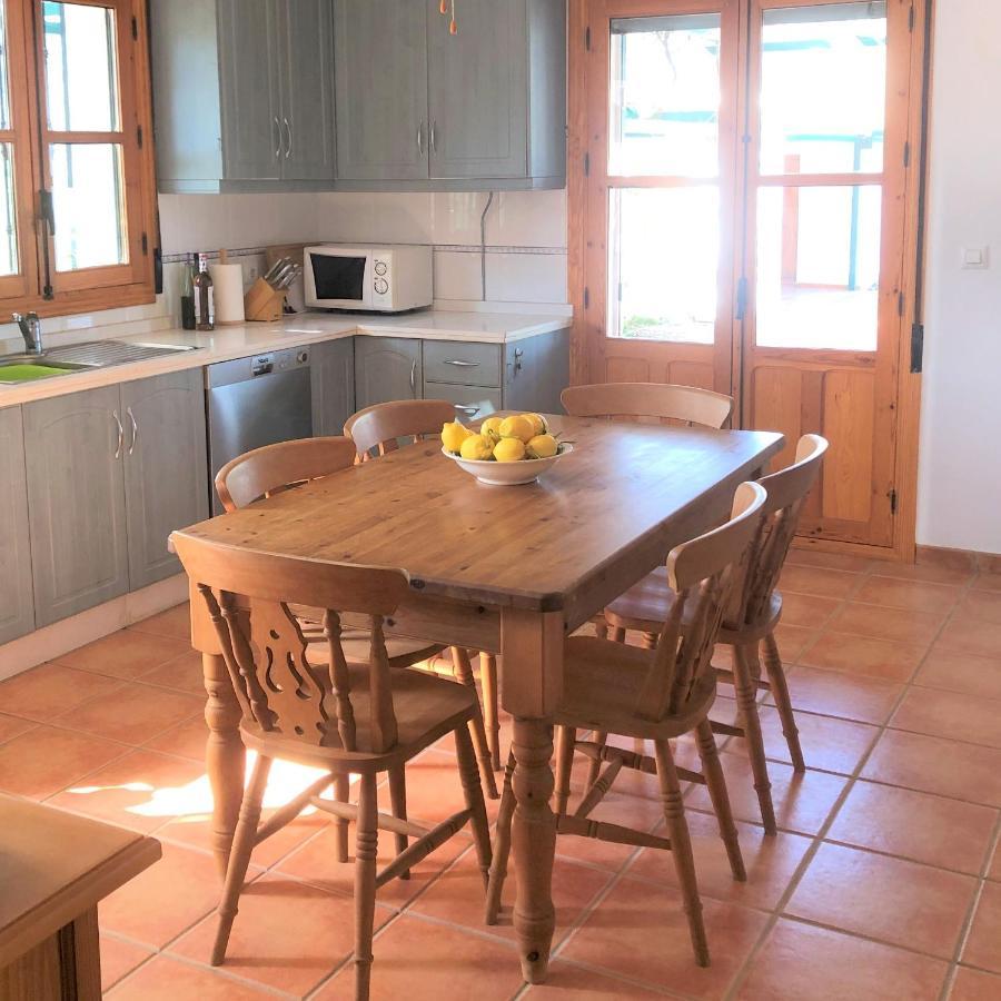 Cortijo Rocas Altas Villa Iznájar Exteriör bild